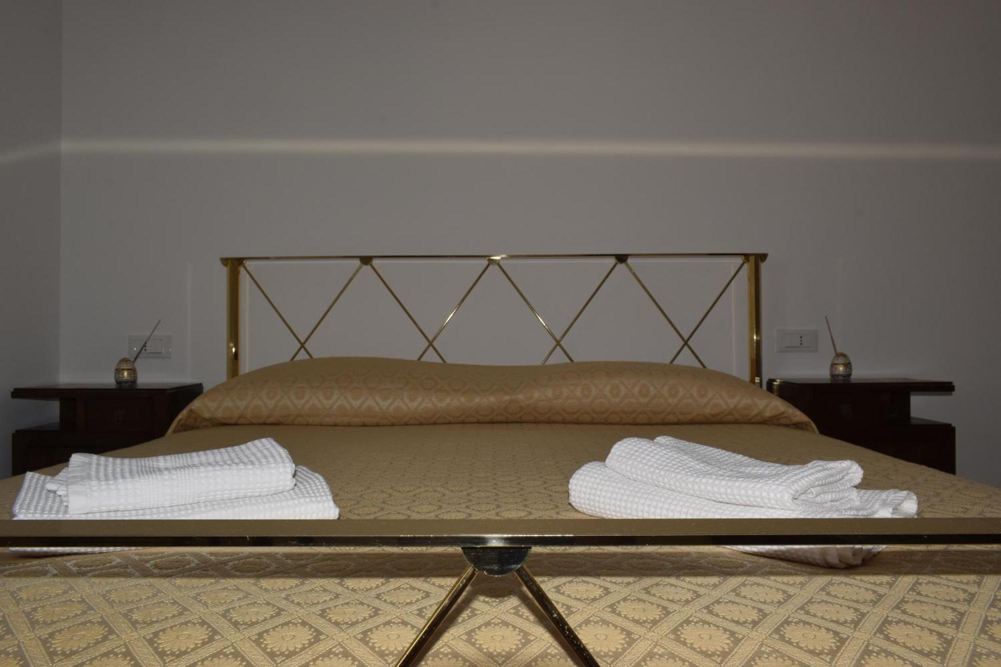 Il Borgo Civ.15 Hotel Paola Eksteriør billede